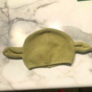 Baby Yoda beanie!